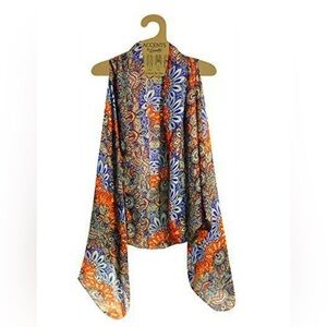 Accents By Lavello Convertible Vest Chiffon.
Never worn.